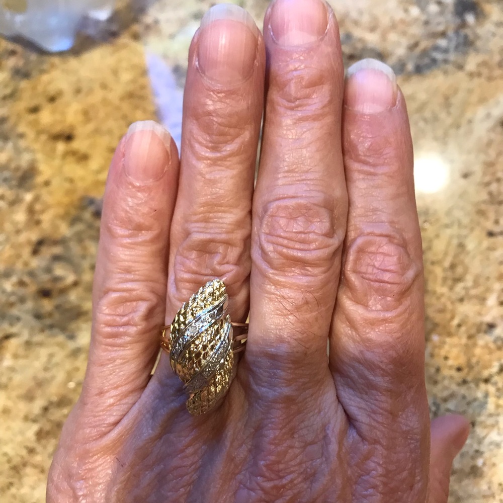 14 K yellow gold & diamond ring. S curve shaped. - Picture 4 of 6